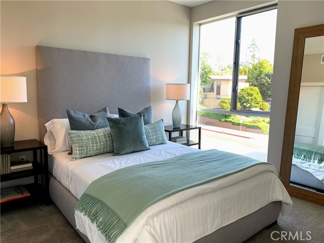 1920 Pacific Coast Highway, Redondo Beach, California 90277, 1 Bedroom Bedrooms, ,1 BathroomBathrooms,Residential,Sold,Pacific Coast Highway,OC20068896