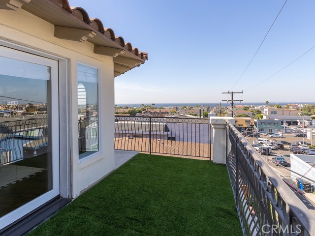 Balcony off great room