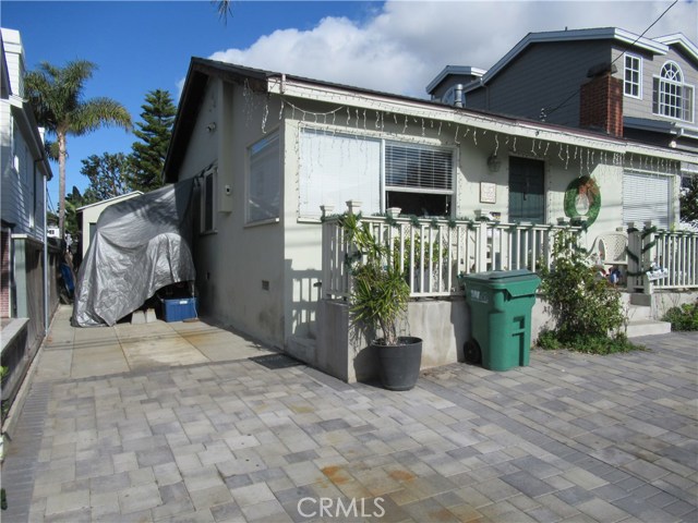 621 25th Street, Manhattan Beach, California 90266, 3 Bedrooms Bedrooms, ,2 BathroomsBathrooms,Residential,Sold,25th,SB19048331
