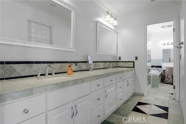 2113 Pullman Lane, Redondo Beach, California 90278, 3 Bedrooms Bedrooms, ,3 BathroomsBathrooms,Residential,Sold,Pullman,SB21045078