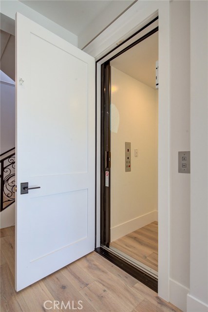 1037 2nd Street, Hermosa Beach, California 90254, 4 Bedrooms Bedrooms, ,3 BathroomsBathrooms,Residential,Sold,2nd,SB19264836