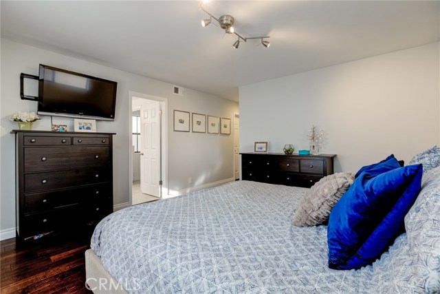 111 Guadalupe Avenue, Redondo Beach, California 90277, 4 Bedrooms Bedrooms, ,3 BathroomsBathrooms,Residential,Sold,Guadalupe,SB20243736