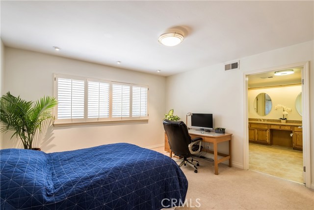 Master Bedroom 2 with en suite private bath