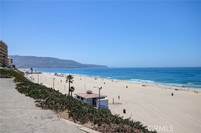 700 Esplanade, Redondo Beach, California 90277, 2 Bedrooms Bedrooms, ,2 BathroomsBathrooms,Residential,Sold,Esplanade,PV20164603