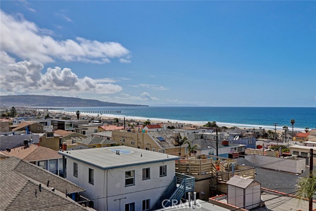300 28th Street, Hermosa Beach, California 90254, 4 Bedrooms Bedrooms, ,4 BathroomsBathrooms,Residential,Sold,28th,SB18066666
