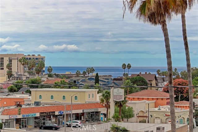 230 Guadalupe Avenue, Redondo Beach, California 90277, 2 Bedrooms Bedrooms, ,1 BathroomBathrooms,Residential,Sold,Guadalupe,SB17248817