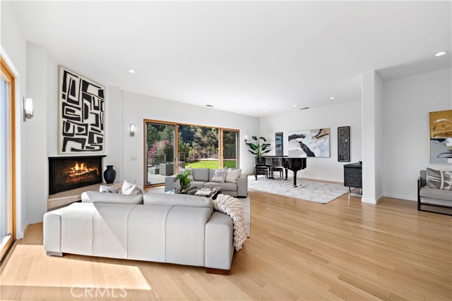 3 Bed Home for Sale in Los Angeles, California