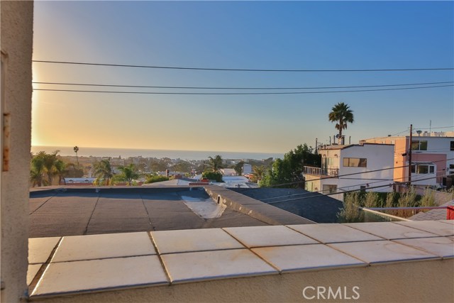 1220 Ocean Drive, Hermosa Beach, California 90254, 4 Bedrooms Bedrooms, ,3 BathroomsBathrooms,Residential,Sold,Ocean,SB17068697