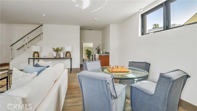 1000 Esplanade, Redondo Beach, California 90277, 2 Bedrooms Bedrooms, ,2 BathroomsBathrooms,Residential,Sold,Esplanade,SB17089319