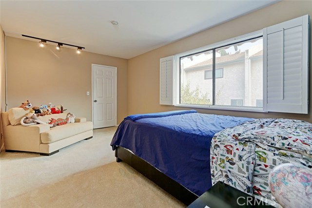 105 Irena Avenue, Redondo Beach, California 90277, 3 Bedrooms Bedrooms, ,3 BathroomsBathrooms,Residential,Sold,Irena,SB17195554