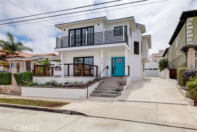 1218 6th Street, Hermosa Beach, California 90254, 4 Bedrooms Bedrooms, ,1 BathroomBathrooms,Residential,Sold,6th,SB18218680