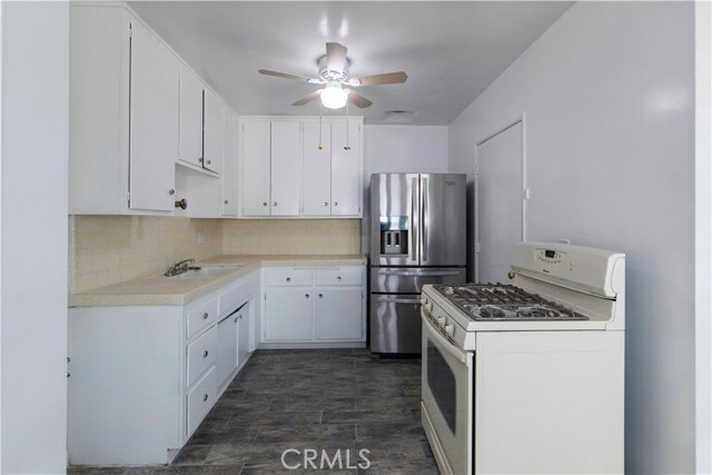 807 Lilienthal Lane, Redondo Beach, California 90278, 7 Bedrooms Bedrooms, ,4 BathroomsBathrooms,Residential,Sold,Lilienthal,SW19214805