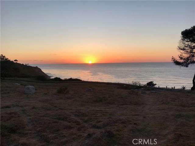 Sunset view from walking paths on Lunada Bay cliffs