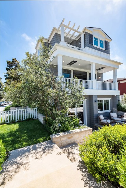 440 6th Street, Manhattan Beach, California 90266, 6 Bedrooms Bedrooms, ,5 BathroomsBathrooms,Residential,Sold,6th,SB20264880