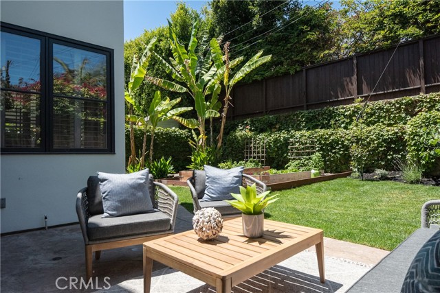 587 26th Street, Manhattan Beach, California 90266, 4 Bedrooms Bedrooms, ,3 BathroomsBathrooms,Residential,Sold,26th,SB21063366