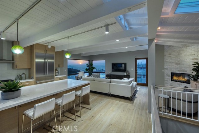 221 36th Street, Manhattan Beach, California 90266, 3 Bedrooms Bedrooms, ,3 BathroomsBathrooms,Residential,Sold,36th,SB20135528