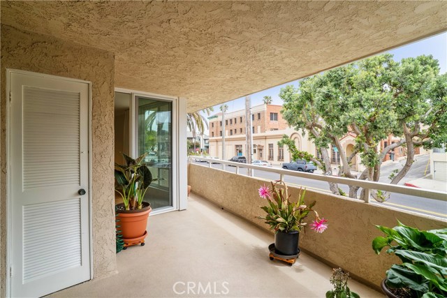 428 Esplanade, Redondo Beach, California 90277, 3 Bedrooms Bedrooms, ,2 BathroomsBathrooms,Residential,Sold,Esplanade,SB18127217