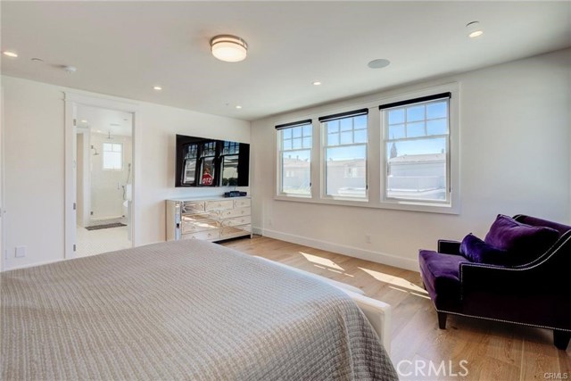 548 Pine Street, Hermosa Beach, California 90254, 4 Bedrooms Bedrooms, ,3 BathroomsBathrooms,Residential,Sold,Pine,SB19142992