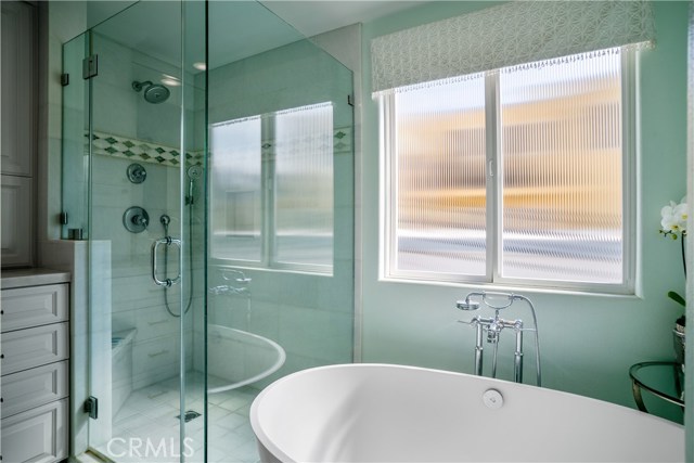 213 Seaview Street, Manhattan Beach, California 90266, 4 Bedrooms Bedrooms, ,3 BathroomsBathrooms,Residential,Sold,Seaview,SB19227675