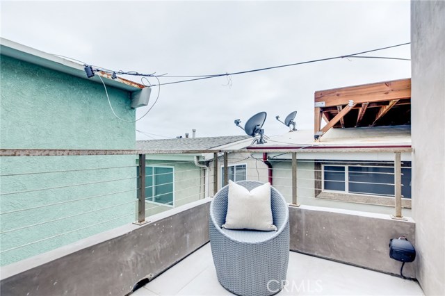 206 Moonstone Street, Manhattan Beach, California 90266, 4 Bedrooms Bedrooms, ,1 BathroomBathrooms,Residential,Sold,Moonstone,SB19150217