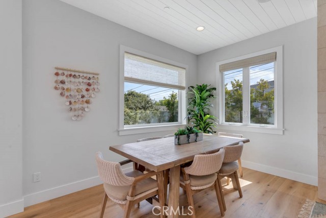 1307 Gertruda Avenue, Redondo Beach, California 90277, 5 Bedrooms Bedrooms, ,1 BathroomBathrooms,Residential,Sold,Gertruda,SB21076858