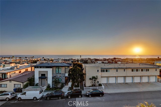 1705 Bayview Drive, Hermosa Beach, California 90254, 4 Bedrooms Bedrooms, ,2 BathroomsBathrooms,Residential,Sold,Bayview,SB20095687