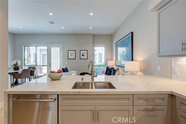1920 Pacific Coast Highway, Redondo Beach, California 90277, 3 Bedrooms Bedrooms, ,2 BathroomsBathrooms,Residential,Sold,Pacific Coast Highway,OC20103865