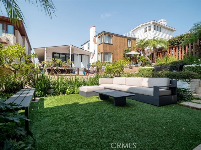 208 20th Street, Manhattan Beach, California 90266, 5 Bedrooms Bedrooms, ,6 BathroomsBathrooms,Residential,Sold,20th,SB20196913