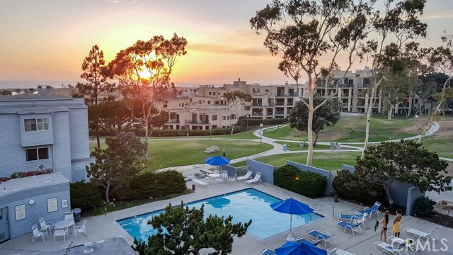 250 The Village, Redondo Beach, California 90277, ,1 BathroomBathrooms,Residential,Sold,The Village,SB17098033