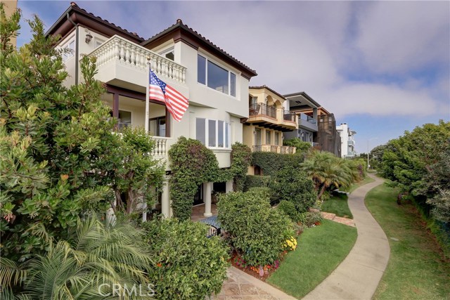 449 26th Street, Manhattan Beach, California 90266, 5 Bedrooms Bedrooms, ,4 BathroomsBathrooms,Residential,Sold,26th,SB20164574