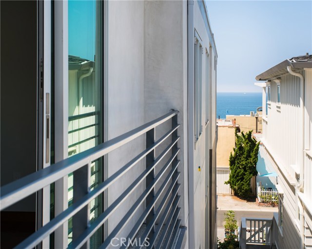 3215 Vista Drive, Manhattan Beach, California 90266, 3 Bedrooms Bedrooms, ,3 BathroomsBathrooms,Residential,Sold,Vista,SB18026414