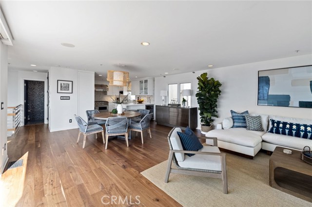 315 24th Street, Manhattan Beach, California 90266, 3 Bedrooms Bedrooms, ,3 BathroomsBathrooms,Residential,Sold,24th,SB20212174