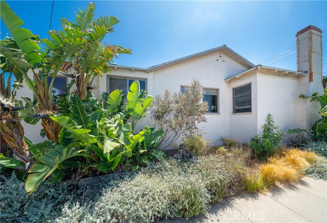 1001 8th Place, Hermosa Beach, California 90254, 3 Bedrooms Bedrooms, ,1 BathroomBathrooms,Residential,Sold,8th,SB18207949