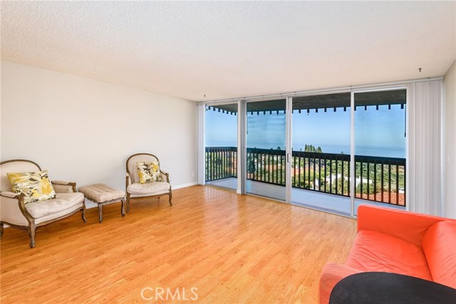 Open the door and panoramic ocean view is right in your face!