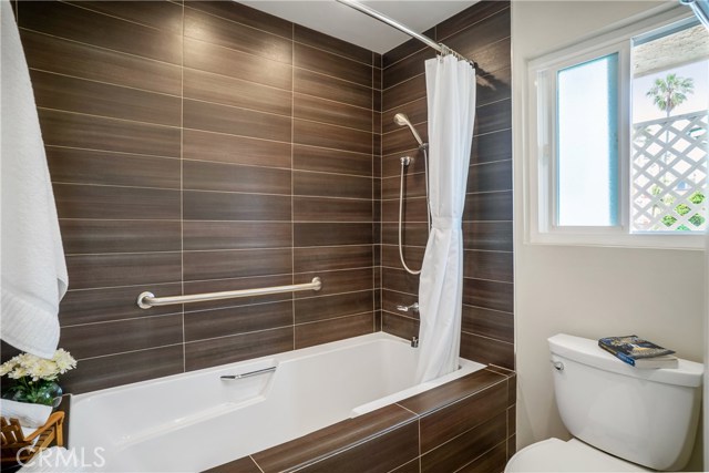 428 Esplanade, Redondo Beach, California 90277, 3 Bedrooms Bedrooms, ,2 BathroomsBathrooms,Residential,Sold,Esplanade,SB18127217