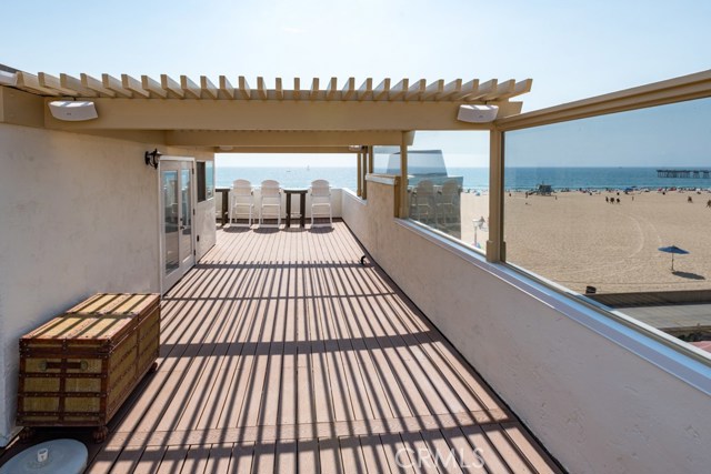 638 The Strand, Hermosa Beach, California 90254, 3 Bedrooms Bedrooms, ,2 BathroomsBathrooms,Residential,Sold,The Strand,SB17162847