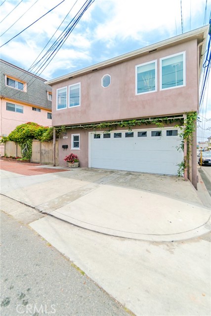 126 8th Street, Hermosa Beach, California 90254, ,Residential Income,Sold,8th,SB18121222