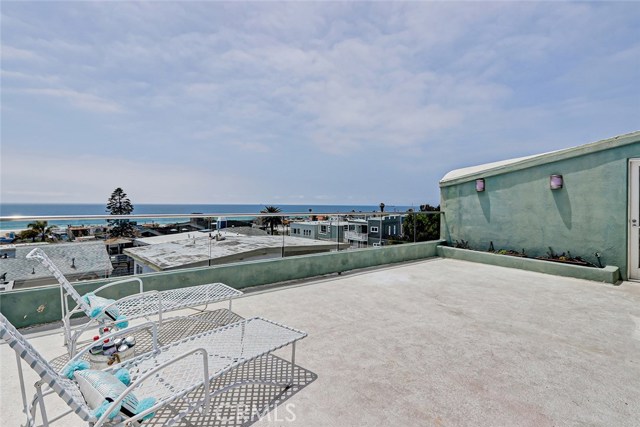 316 24th, Hermosa Beach, California 90254, 3 Bedrooms Bedrooms, ,4 BathroomsBathrooms,Residential,Sold,24th,SB19132480