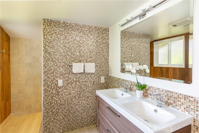 4017 via campesina, Palos Verdes Estates, California 90274, 4 Bedrooms Bedrooms, ,2 BathroomsBathrooms,Residential,Sold,via campesina,SB19091205