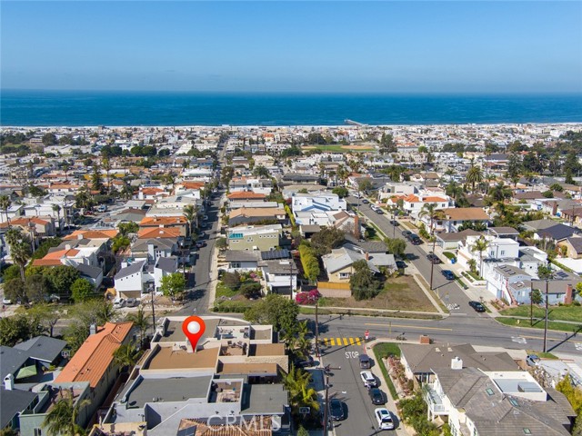 1122 8th Street, Hermosa Beach, California 90254, 5 Bedrooms Bedrooms, ,4 BathroomsBathrooms,Residential,Sold,8th,TR21042342