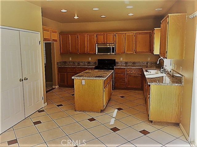 14559 Rosemary Drive,Victorville,CA 92394, USA