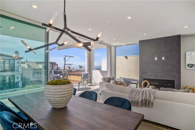 221 1st Street, Manhattan Beach, California 90266, 3 Bedrooms Bedrooms, ,3 BathroomsBathrooms,Residential,Sold,1st,SB19034815