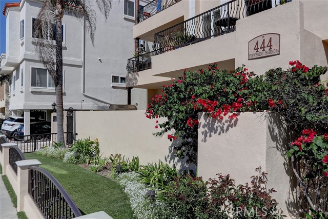 444 Hermosa Avenue, Hermosa Beach, California 90254, 3 Bedrooms Bedrooms, ,3 BathroomsBathrooms,Residential,Sold,Hermosa,SB21151683