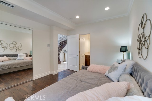 523 Lucia Avenue, Redondo Beach, California 90277, 4 Bedrooms Bedrooms, ,4 BathroomsBathrooms,Residential,Sold,Lucia,SB18107148