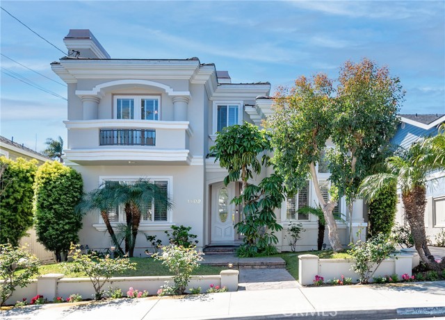 Detail Gallery Image 1 of 1 For 1802 Clark Lane a,  Redondo Beach,  CA 90278 - 4 Beds | 2/1 Baths