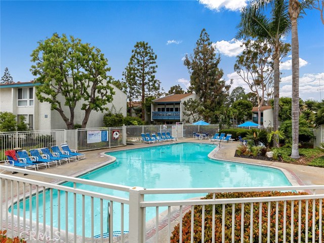 818 Camino Real, Redondo Beach, California 90277, 2 Bedrooms Bedrooms, ,2 BathroomsBathrooms,Residential,Sold,Camino Real,SB18162825