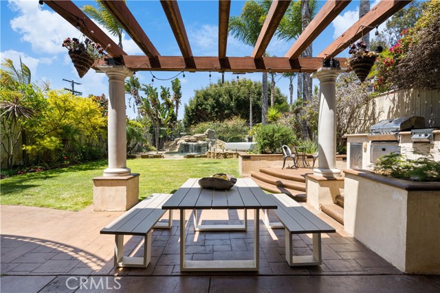 712 Sapphire Street, Redondo Beach, California 90277, 5 Bedrooms Bedrooms, ,3 BathroomsBathrooms,Residential,Sold,Sapphire,SB21110683