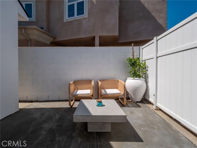 1131 19th Street, Hermosa Beach, California 90254, 2 Bedrooms Bedrooms, ,1 BathroomBathrooms,Residential,Sold,19th,SB20249422