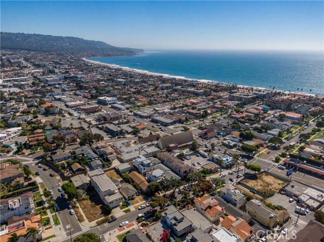 527 Avenue C, Redondo Beach, California 90277, 3 Bedrooms Bedrooms, ,3 BathroomsBathrooms,Residential,Sold,Avenue C,PV20164696