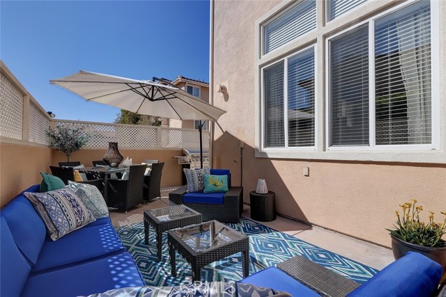 Enclosed private front patio is perfect for BBQing and outdoor entertaining all year round.